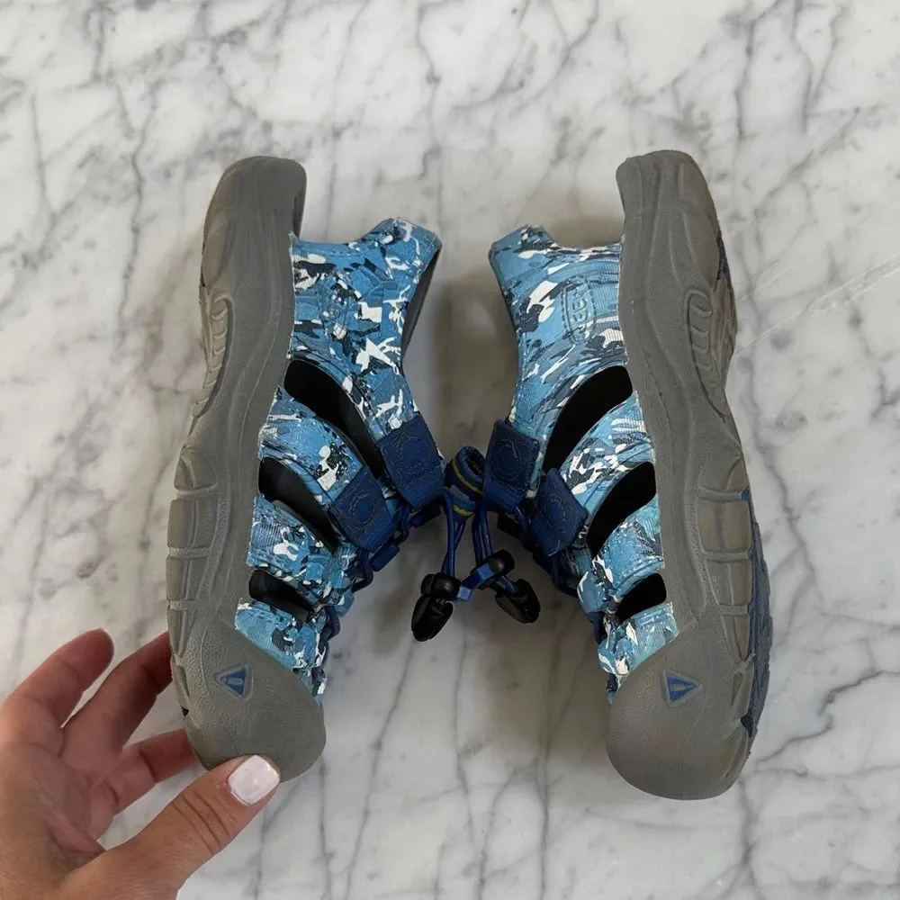 KEEN Blue Camo Youth Sz 13 Newport H2 Trail Hiking/Waterproof Sandals